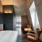 Legend Hotel 4*