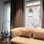 Hotel Legend