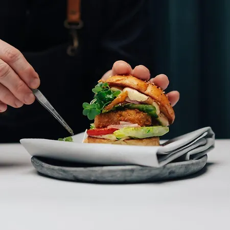 Legend מלון קלן